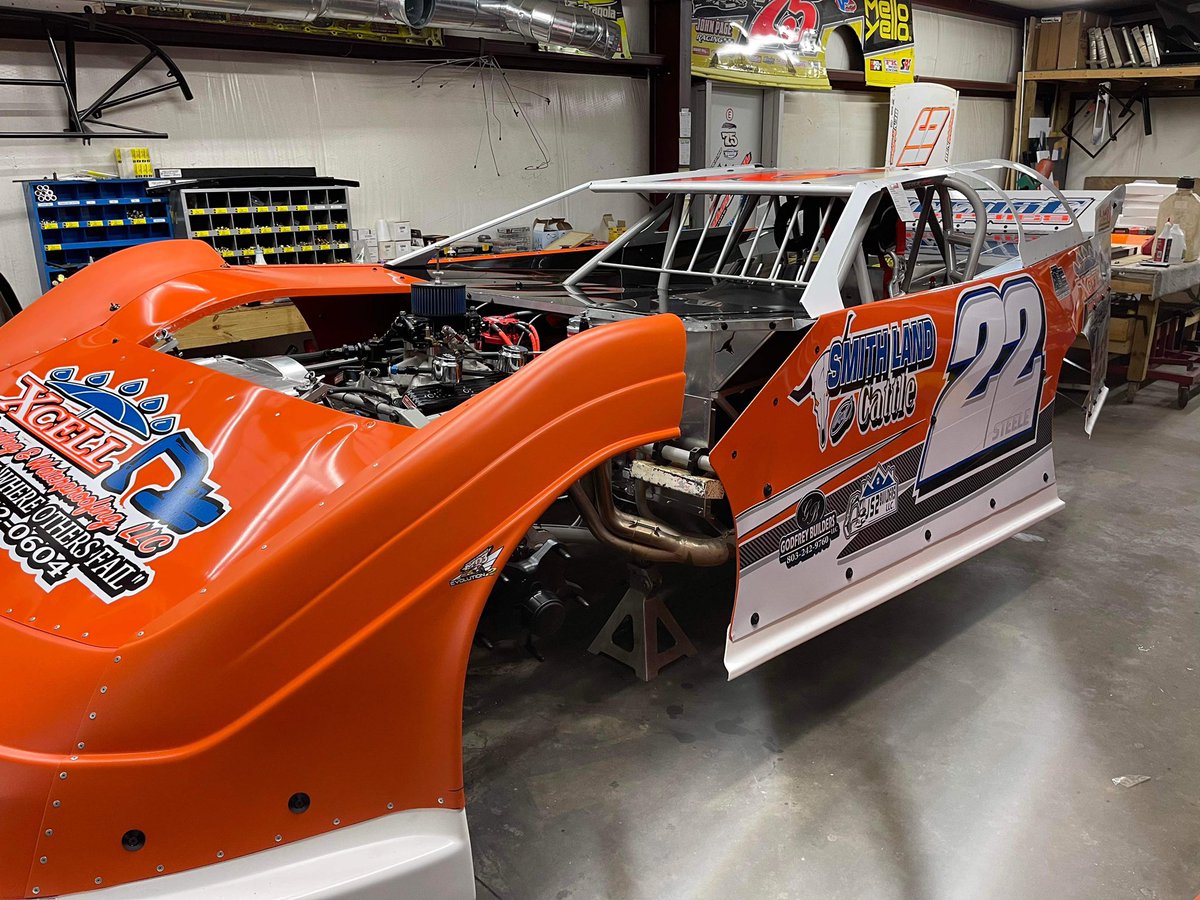 JeremySteele22's tweet photo. The newest addition to the team… 🤘

Excited to break out our 𝗕𝗥𝗔𝗡𝗗 𝗡𝗘𝗪 @LonghornChassis by Wesley Page this weekend with the @AmericanCrateAS! 🏁

Thanks to all of our great sponsors and partners for their never ending support! 🙌 https://t.co/pVJ8eAbfDA