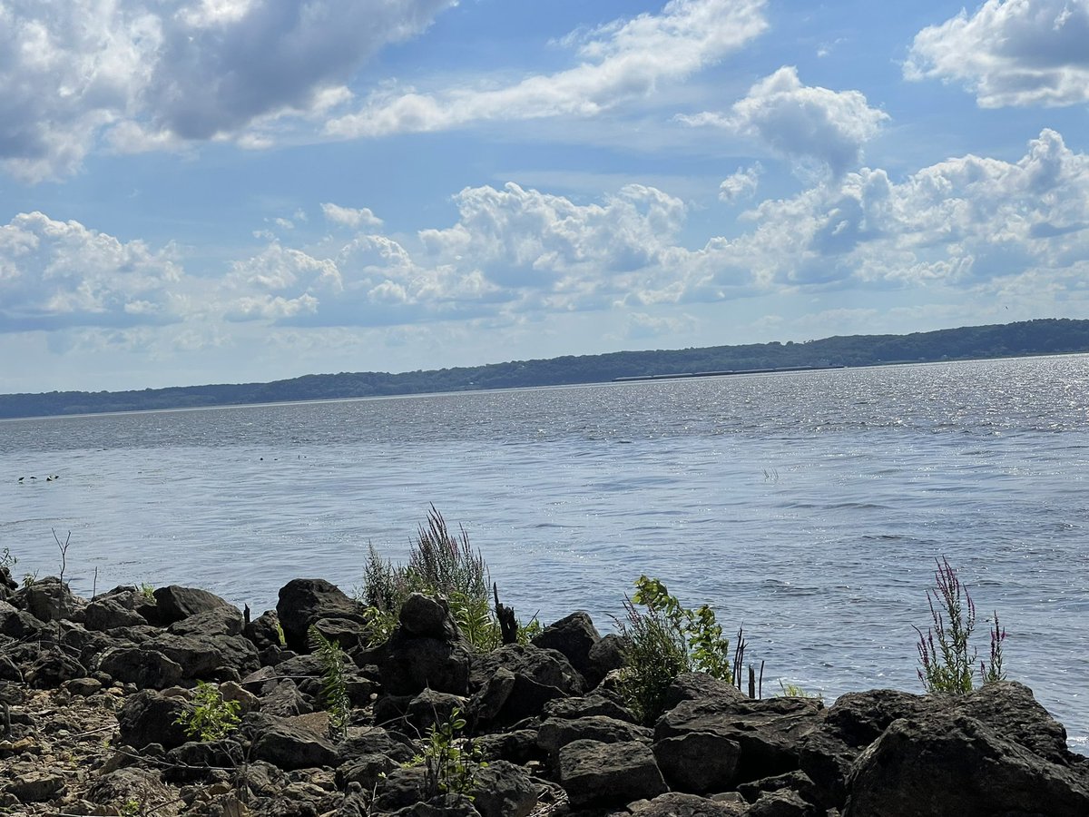 agtradertalk's tweet photo. The view for the next 4 daysโฆno Wi-Fi, no problem #msriver https://t.co/WLZgJxiW0F