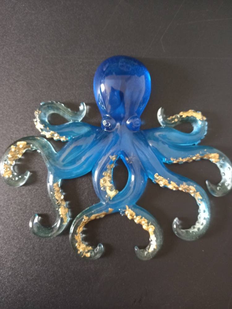WoolWunderful's tweet photo. Excited to share the latest addition to my #etsy shop: Large Resin Gold Leaf Sea Octopus, Resin Octopus, Octopus Paperweight https://t.co/fs78JGbHEp #blue #clear #resin #resinoctopus #resintableweight #octopusgift #octopuspresent #tablegift #oceantheme https://t.co/BPOJGrTPOl