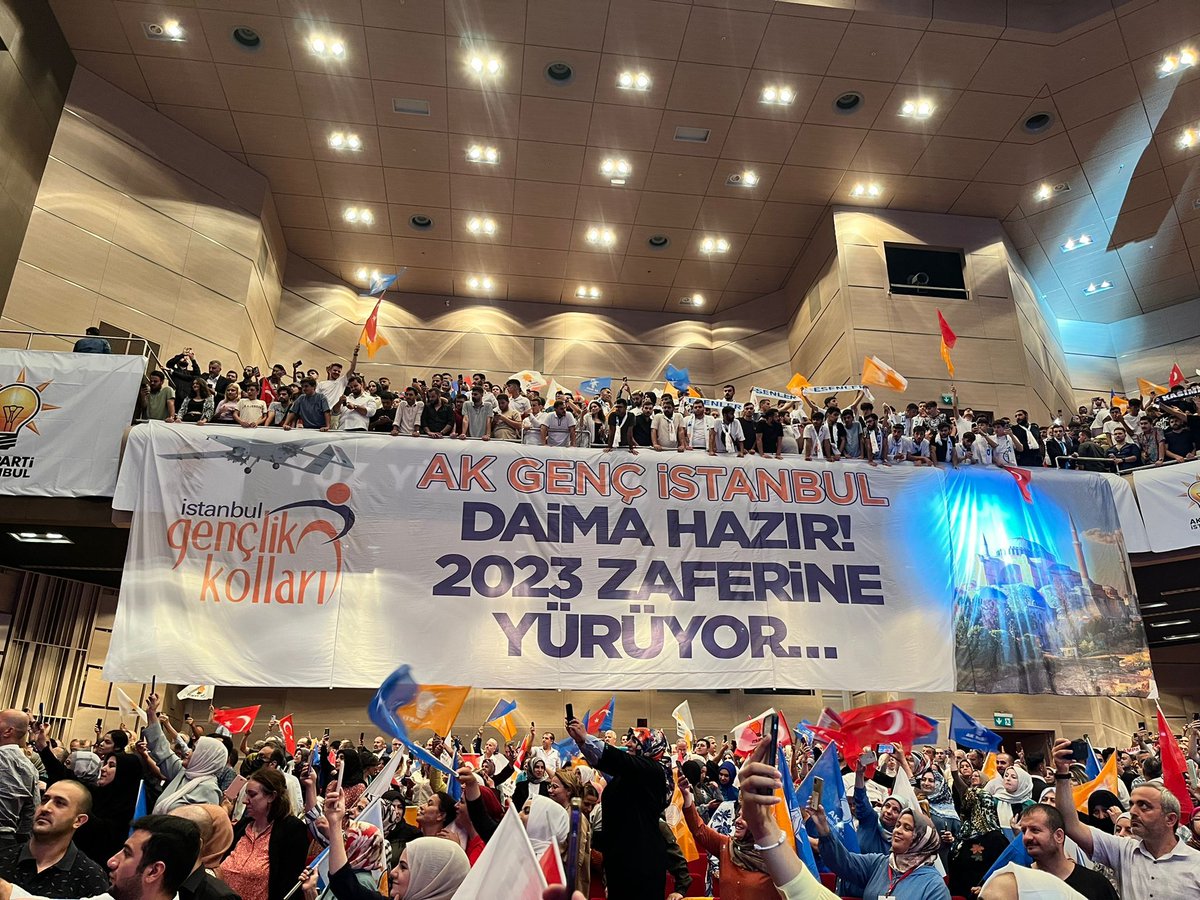 akgencesenler's tweet photo. Reisim bak işte çırakların her zamanki yerinde
Esenlerde izinde zafere çıkacağız seninle

Esenler gençliği daima hazır.💪💪 https://t.co/NvYfh9K3Ic