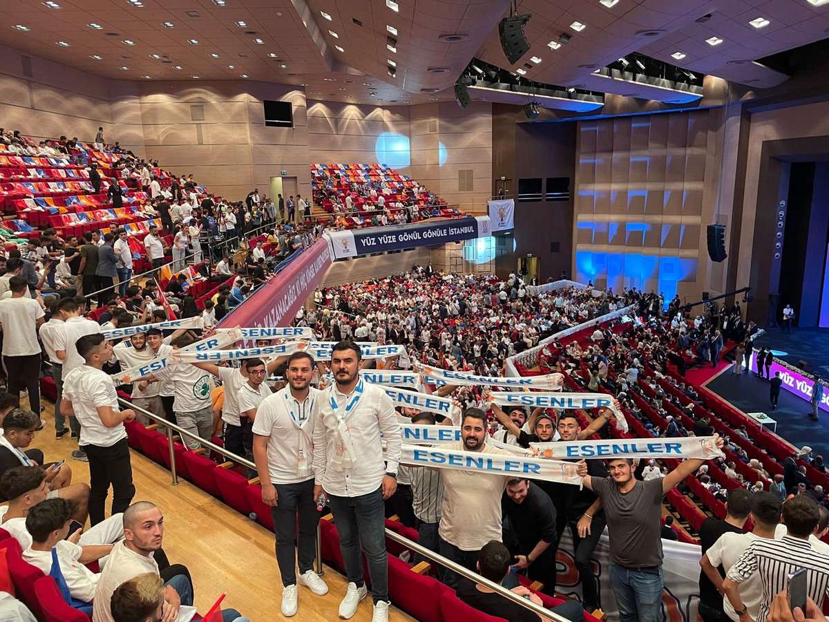 akgencesenler's tweet photo. Reisim bak işte çırakların her zamanki yerinde
Esenlerde izinde zafere çıkacağız seninle

Esenler gençliği daima hazır.💪💪 https://t.co/NvYfh9K3Ic