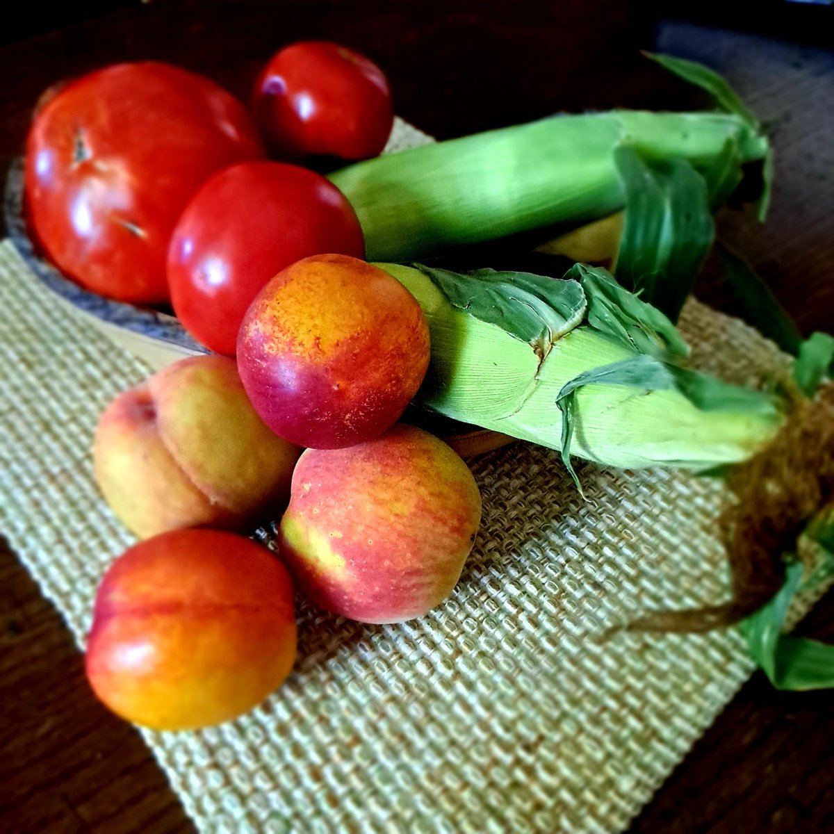 Labor Day weekend typically highlights the end of summer.
Labor Day usually consists of celebrations with BBQs. Tomatoes, peaches, corn and cantaloupe are all currently in season!
Enjoy the weekend.
Go to the link in our bio to our latest blog post to learn more :)