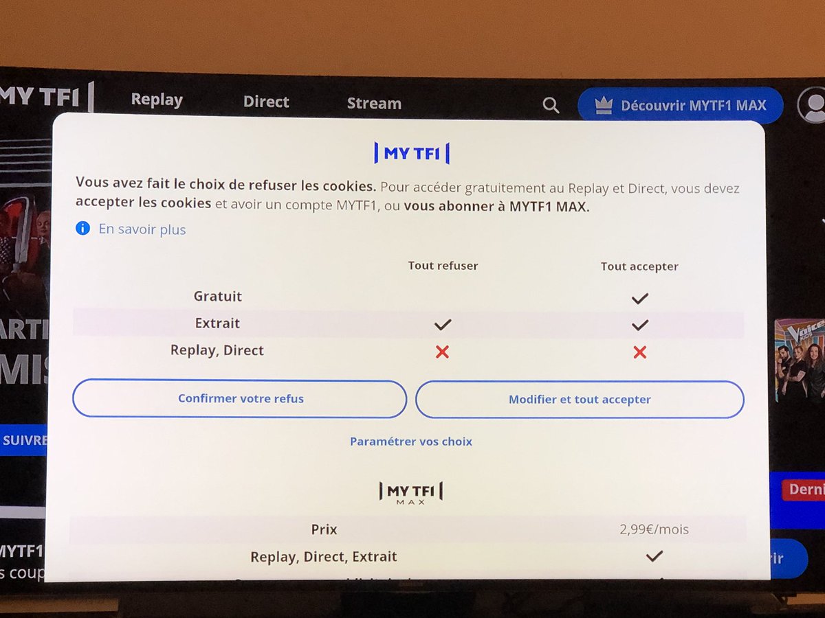 Clea_06's tweet photo. Nan mais @TF1 c’est une grande blague… la seule façon de regarder les replay sans payer c’est de passer par le site web et se taper des pubs non ET être forcé d’accepter les cookies 😲😡😡 c’est compliant et RGPD çà @CNIL ??  Si je n’accepte pas j’ai un message qui bloque pffff https://t.co/DFw9t4c3BK