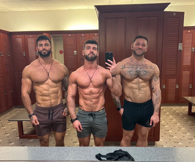 Chest day in Miami ✅ @xavier_rob17 @bayne_leonardo https://t.co/7LnYgLzqEi<a class="tags" href="/tag/xavier_rob17">@xavier_rob17</a><a class="tags" target="_blank" title="On Twitter" href="/?out=eyJ0eXAiOiJKV1QiLCJhbGciOiJIUzUxMiJ9.eyJpYXQiOjE3MjAwOTU4OTUsImlzcyI6InR3cG9ybnN0YXJzLmNvbSIsIm5iZiI6MTcyMDA5NTg5NSwiZXhwIjoxNzUxNjMxODk1LCJyZWRpcmVjdF91cmwiOiJodHRwczovL3R3aXR0ZXIuY29tL2JheW5lX2xlb25hcmRvIn0.tqpTqiJFtyW795pivkcK76uWNauIQrV_XoUDXs5lapdTfwQW3EmfoPT77Ab40ojfdQYtQt016h-eK5yGkkbEEQ">@bayne_leonardo</a>
