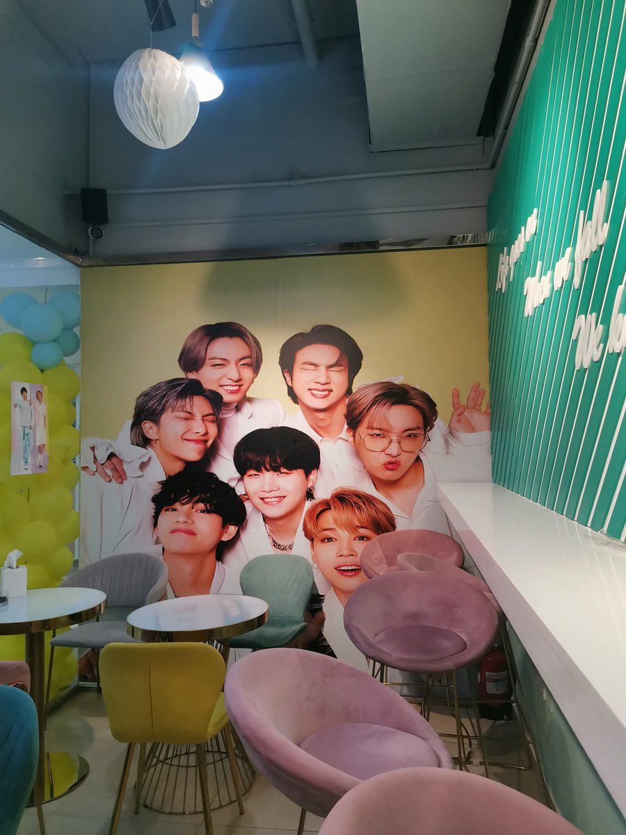 jernerkerr's tweet photo. 📍Dul set cafe

yung army din mga kawork ko hahahaha saya💜 https://t.co/CdoIz5OdnW