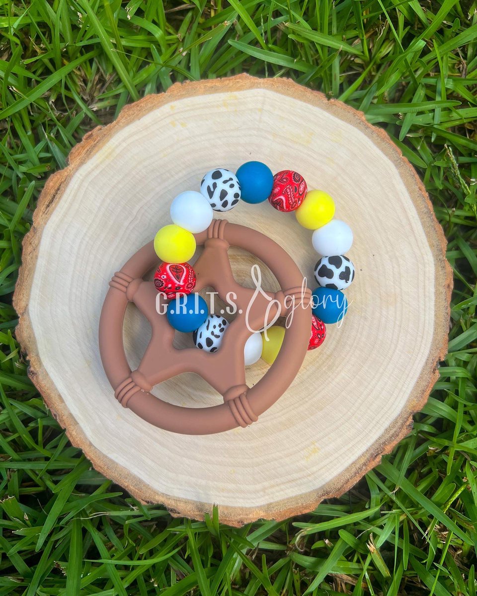 grits_and_glory's tweet image. You’ve got a friend in me 🤠

This adorable RTS teether is $18 + shipping ❤️

Message me to order ❣️

#smallbusiness #siliconeteether #teether #babyessentials #babymusthaves #handmade #essentials #musthaves #cowboy #western #westernbaby