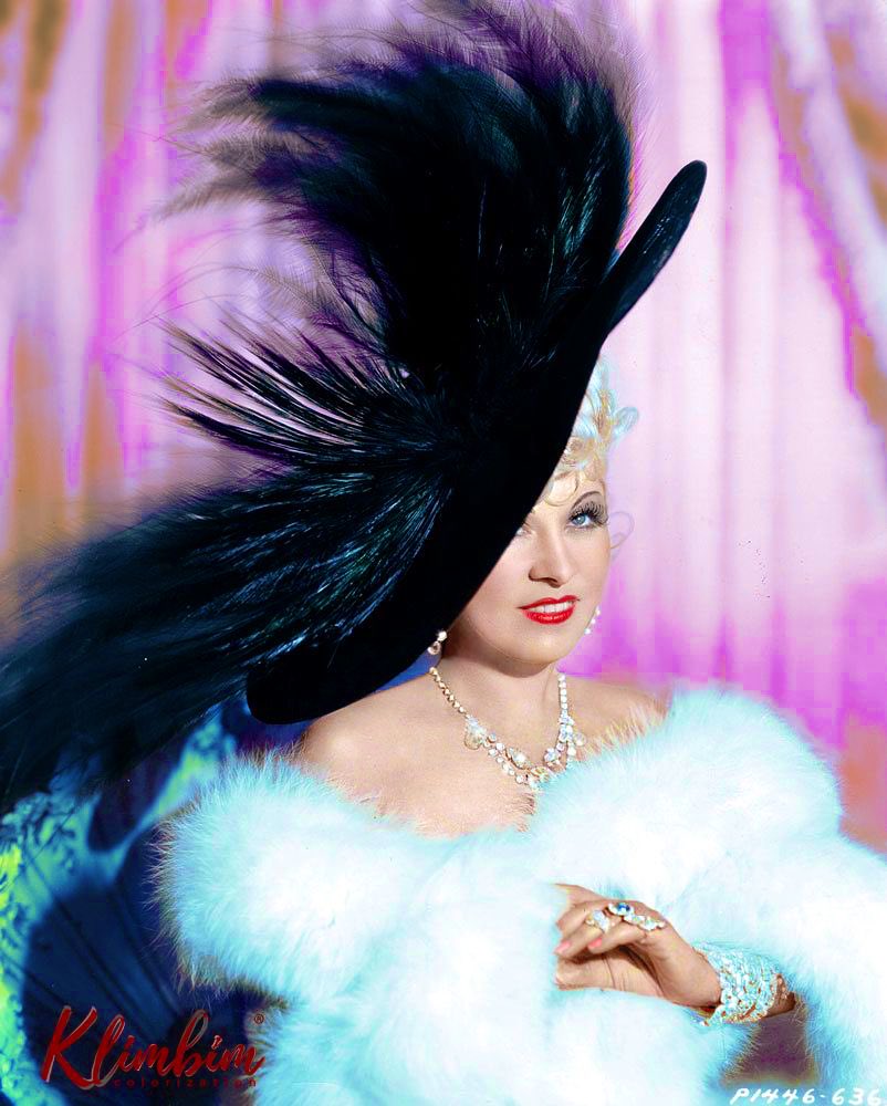 PG13Reynolds's tweet photo. #FallHatMonth > Celebrates #LaborDayWeekend with Carmen Miranda, Audrey Hepburn and Ms. Mae West
#TCMParty #FashionFriday https://t.co/WDuONunpFt