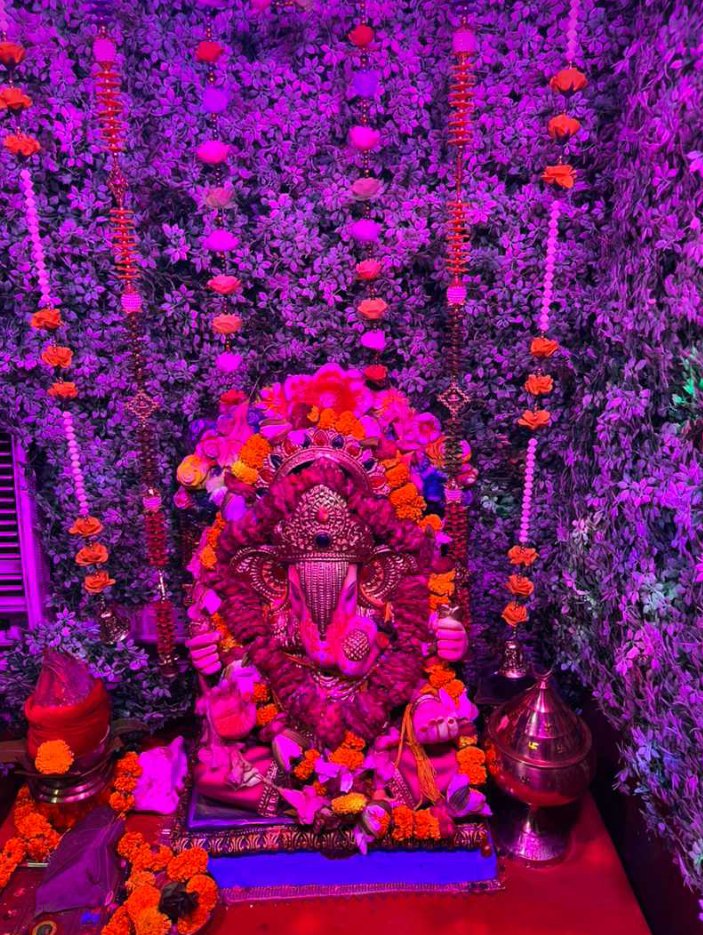 हैप्पी गणेश चतुर्थी ।
#GaneshChaturthi2022
 गणपति बप्पा मोरया ।।