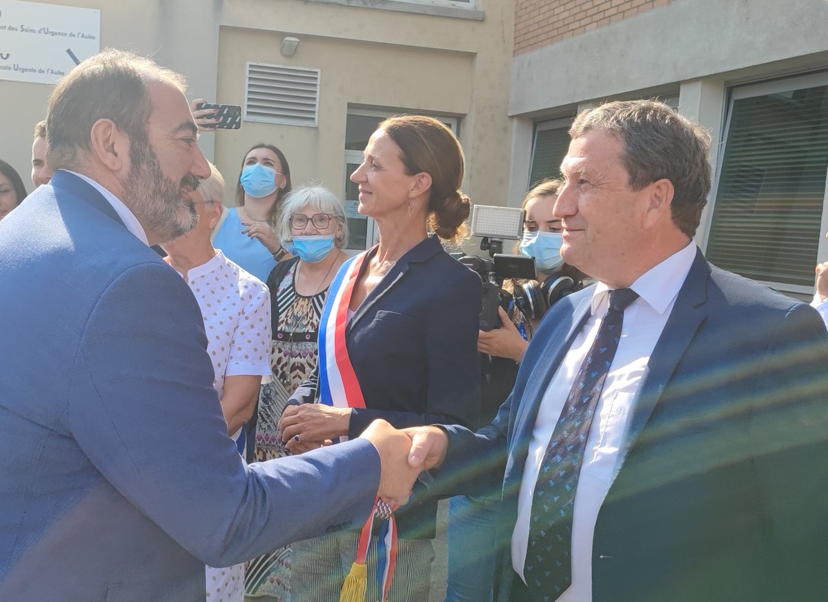 AubeDepartement's tweet photo. Visite de @FrcsBraun, ministre de la santé et de la prévention aujourd'hui dans l'Aube.
Le Département continuera d'engager des actions pour renforcer l'attractivité de notre territoire et attirer de nouveaux médecins.
#Aube10 https://t.co/USdhtb7KBp