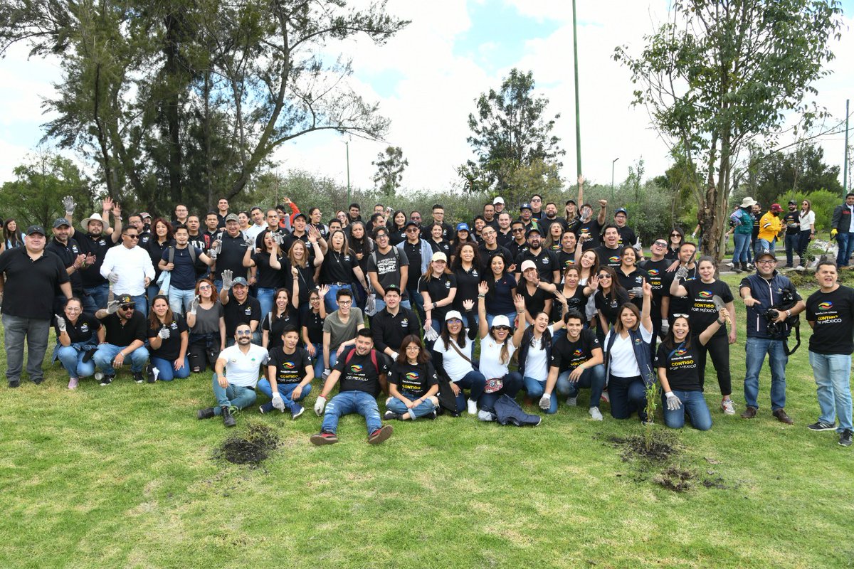 FundacionAzteca's tweet photo. Hoy concluimos #UnNuevoBosque 2022. Gracias a la participación de colaboradores de @gruposalinas plantamos más de 22,000 árboles en todo México. Combatir el cambio climático a través de la reforestación, es posible si nos unimos. ¡Gracias a todos los que se sumaron! https://t.co/DkZMxfloBz
