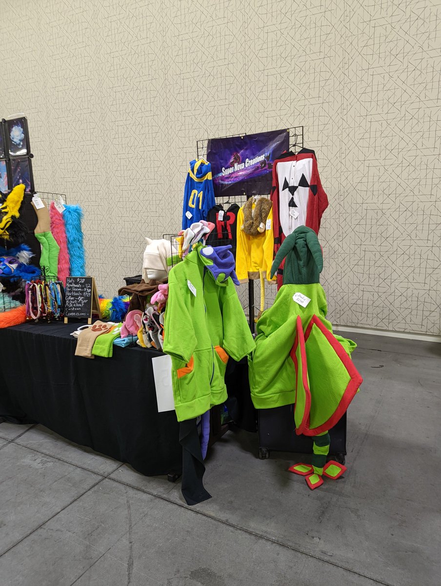 NovaWulf9's tweet image. All set up @NanDesuKan come say hi and see if anything might catch your eye!
#ndk22