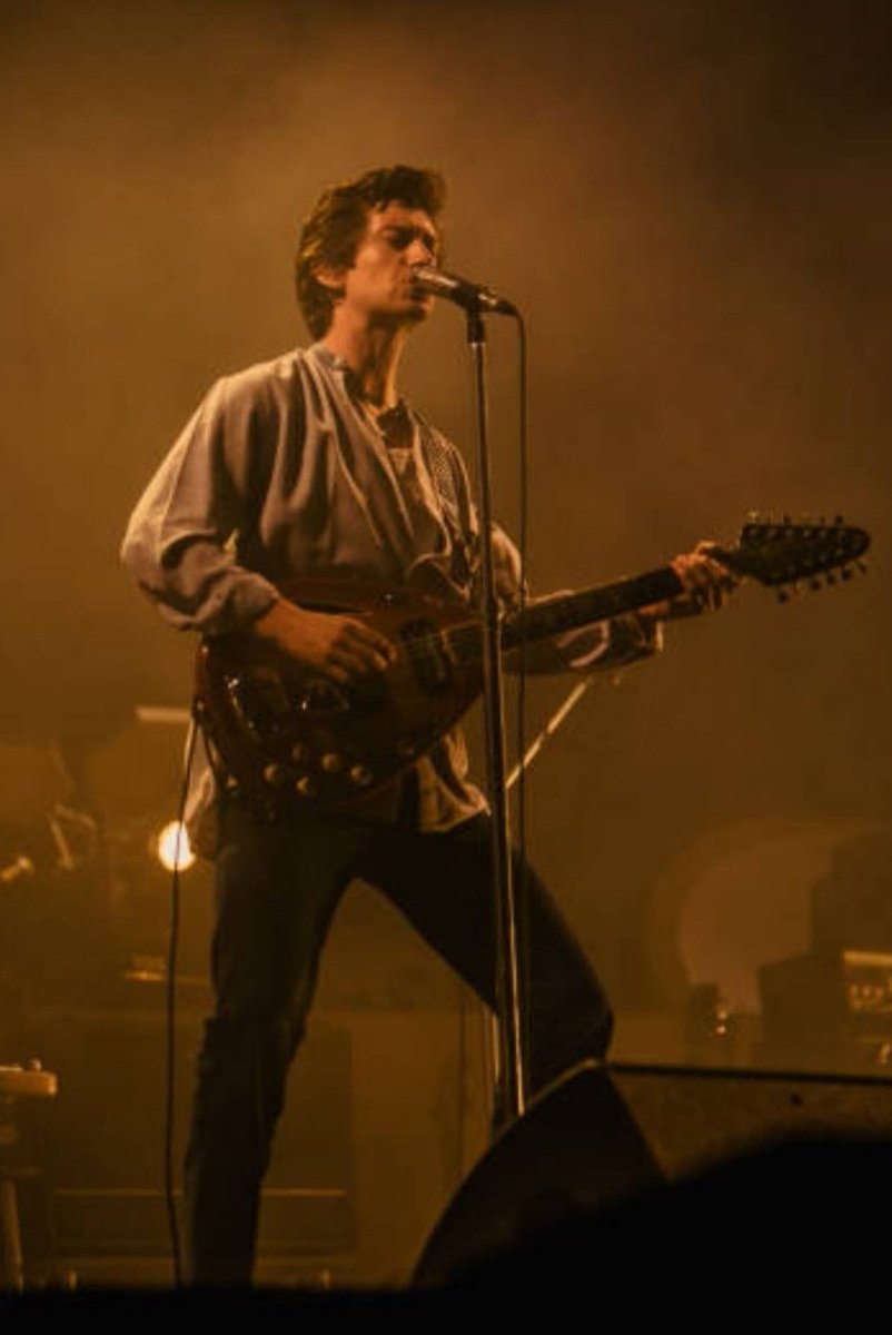 baatphone's tweet photo. I stan Alex Turner prince era https://t.co/KmzMYkS6Lq
