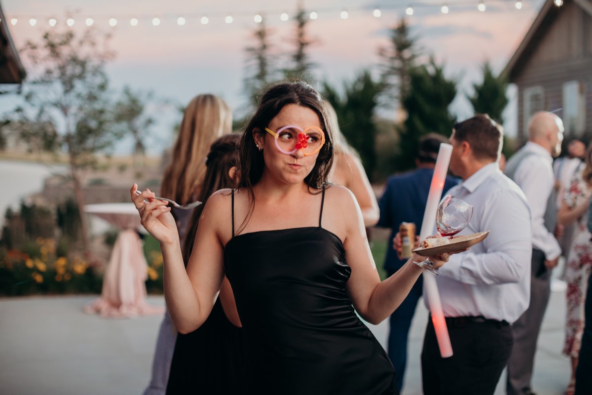 We want you to have your cake (+wine) &amp; eat it too! 🍷 🍰 

#denverwedding #weddingcatering #austinwedding #receptioninspo #weddingdancing