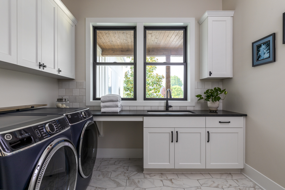 EverettHomesNW's tweet photo. Laundry day is a little more exciting in a room like this ✨

#EverettCustomHomes https://t.co/3sVAaQ6dmq