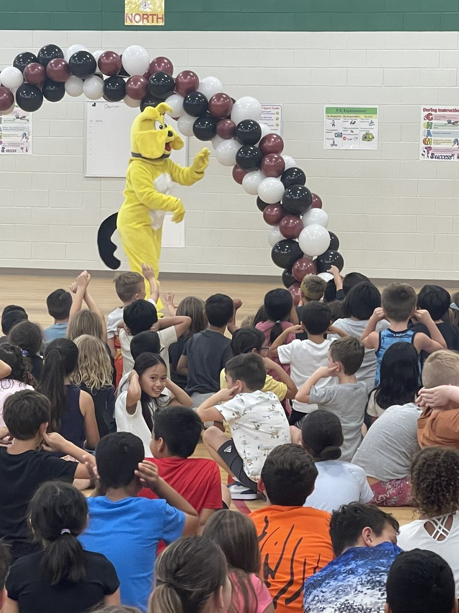 drwrighthays's tweet photo. Congratulations @Buda_Bulldogs for earning an A! Loved the celebration today! #LetsGrow #InspiringExcellence https://t.co/qMvUgqCNdU