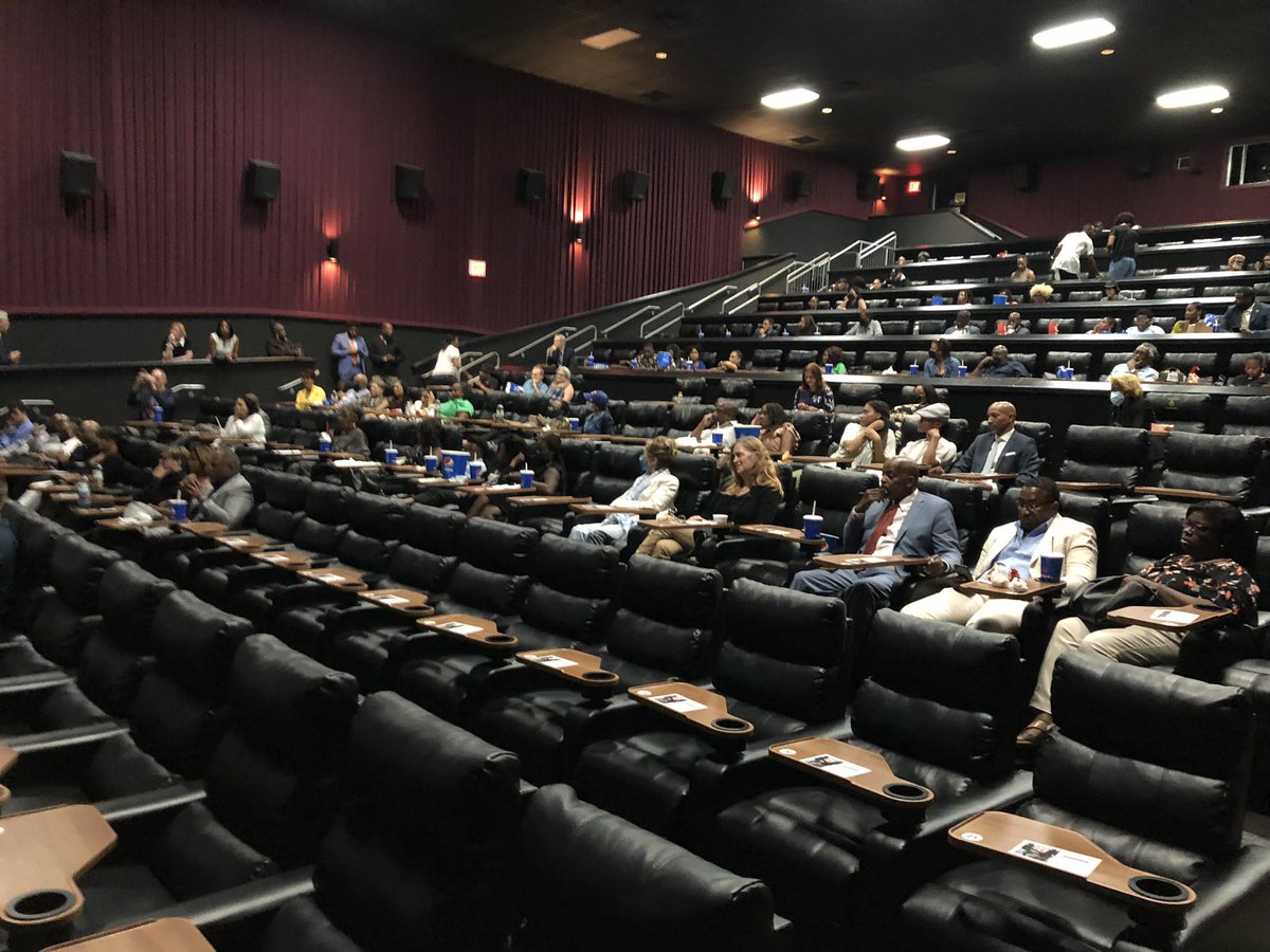 PaulForbesNYC's tweet photo. And yes, there is a screening and there is a Q &amp; A portion with members of the cast but more importantly, we want this documentary to be rooted in and used for engaging &amp; interactive critical and courageous community conversations.
Grateful to see that realized last night (2/5) https://t.co/uKV41uTr86