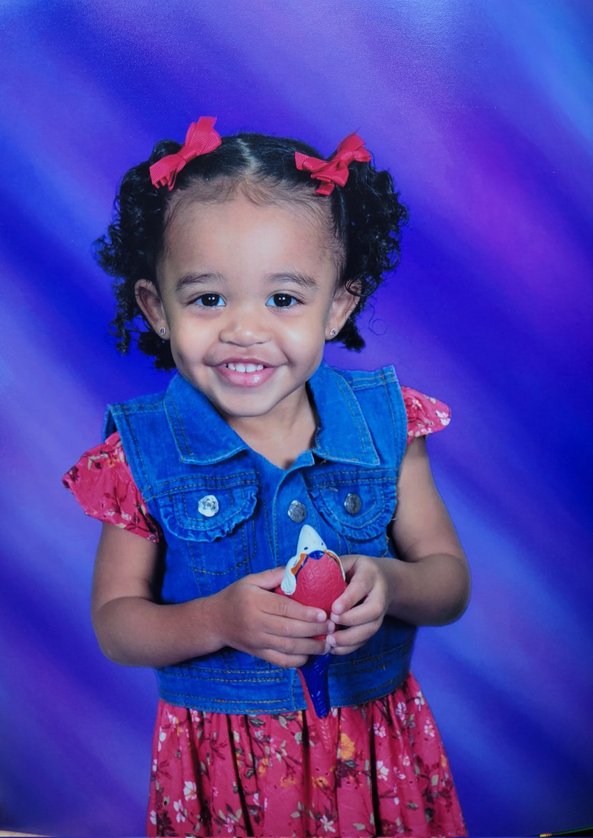 SolIdra's tweet image. Zahria's daycare pictures came in today and I'm just so obsessed 😫🥰