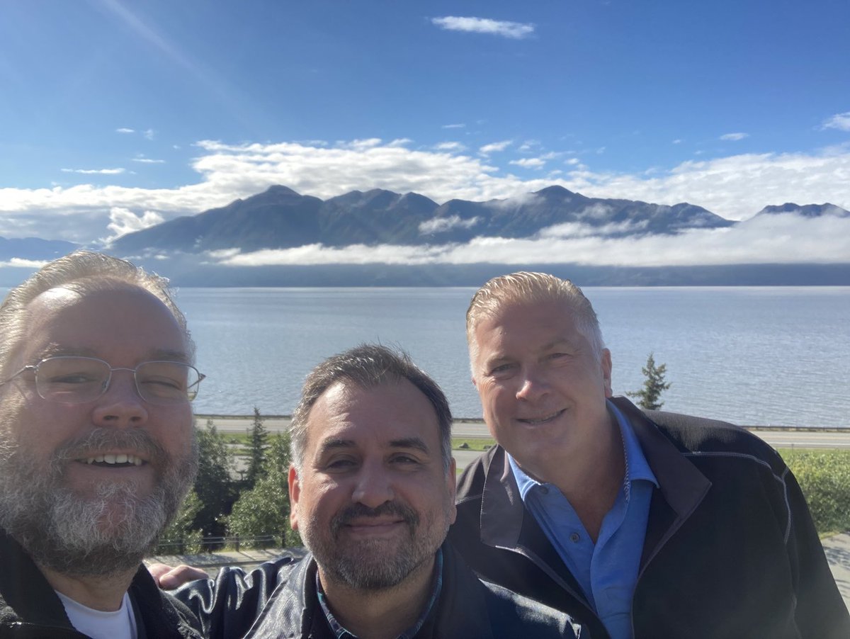 MorganDon72's tweet photo. Safety is everywhere a true safe action is taking a moment to enjoy your surroundings take a breath let it out and decompress! ⁦@AOSafetyUAL⁩ ⁦@Westcoastmike1⁩ ⁦@TomCabral7⁩ ⁦@united⁩ #beluga whale #anchorage https://t.co/dp3t54dd6e