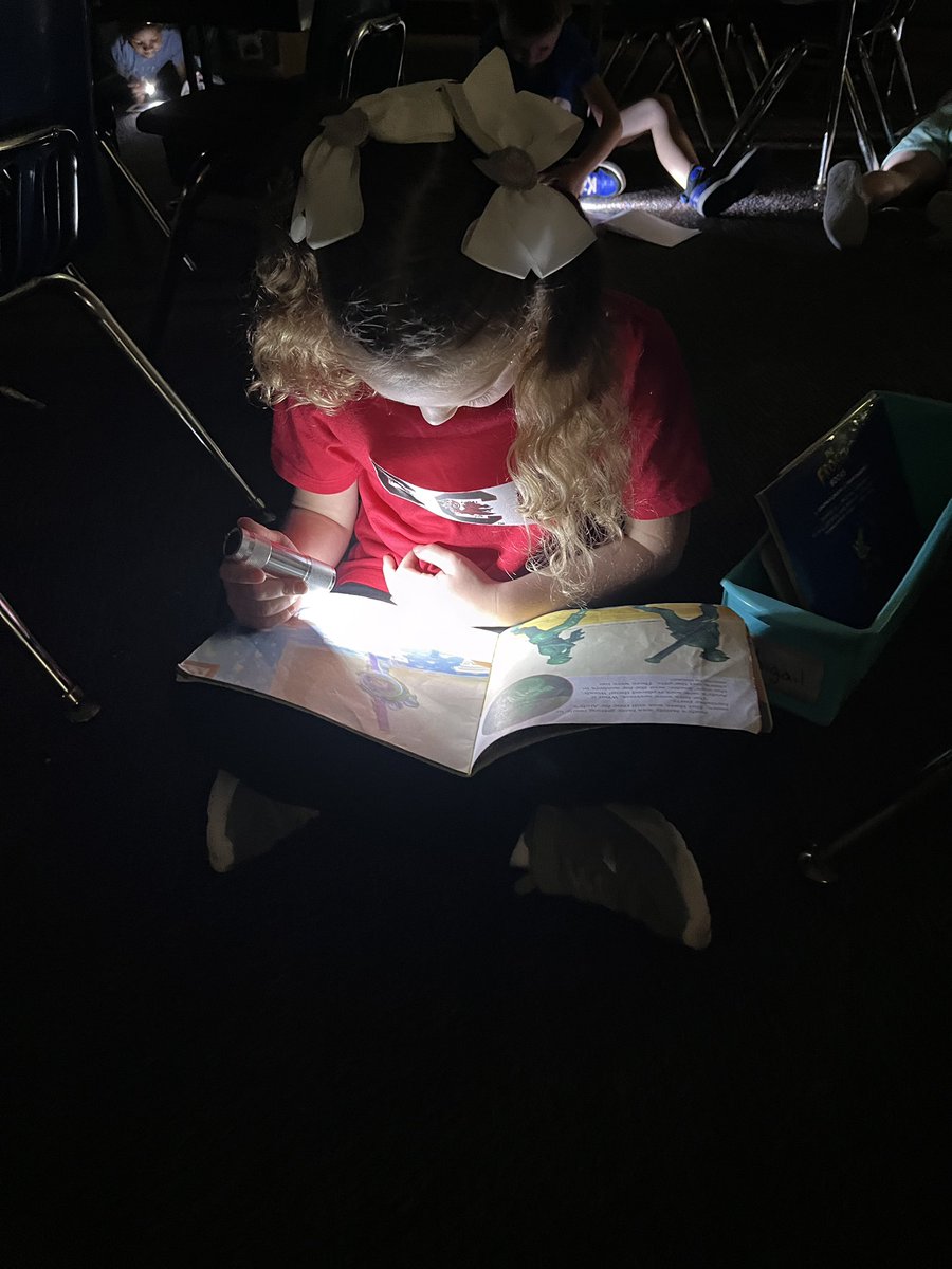 We ❤️ Flashlight Friday!🔦📚 <a href="/hecorleyelem/">H.E. Corley Elem</a> #ourD5story