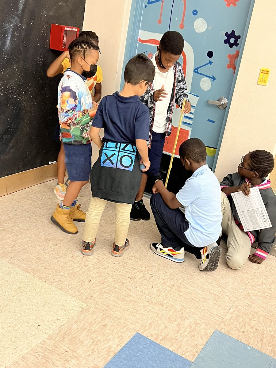 MrsDonnell1's tweet photo. Lab Friday’s at the View. @Shanesecute @BRMandrell @CrestviewES https://t.co/xkUz53iEgZ