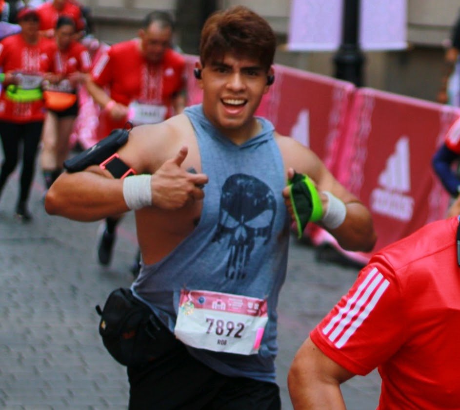 r_carlos_hdz's tweet photo. Corremos?? #run #runner #running #motivationrunning #motivacion #motivationrunner #runningday #soycorredor #soymaratonista #runningman #instarunners #instarunner #instarun #quierorun #runsantafe #runtemoaya #runlover #runningcommunity #runningclub #losmamadostambiencorremos https://t.co/8GjR1WIgDR