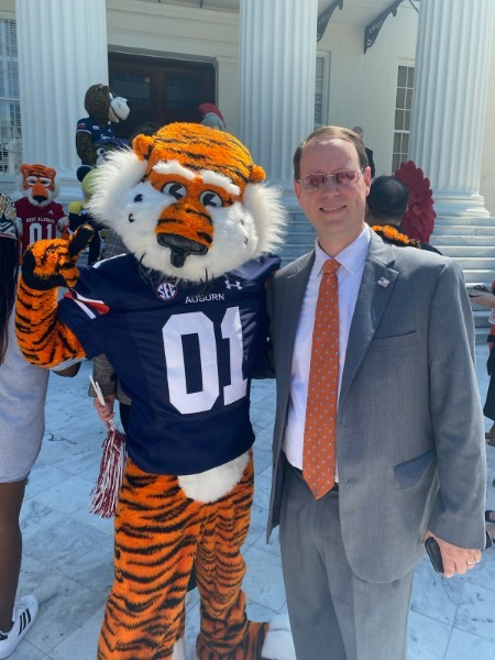 SamTAdams1's tweet photo. Happy #CollegeColorsDay!  War Eagle and Go Trojans!  @AubietheTiger01 @TroyAthletics #ADECE https://t.co/Iv2gsGZh25