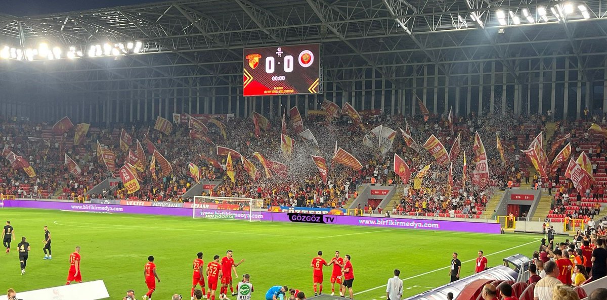 GozGozTv's tweet photo. Bir Taş Olsaydı Çatlardı İnan ❤️💛

#Göztepe #GözGözTv https://t.co/STFZAgy5IP