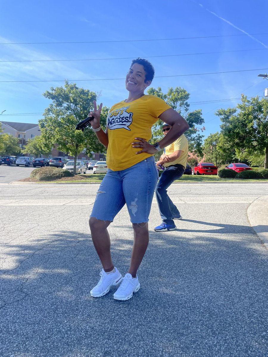 oshgrad's tweet photo. #CollegeColorsDay #NCATSpirit #90’sAggies https://t.co/FmuODiKMie