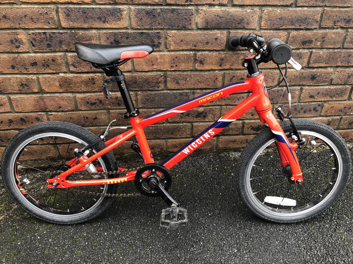 mikebuck07's tweet photo. @GeraintThomas86 @Pinarello_com Cracking bike here G I’ll do you a deal ! My lad has done many a mile on the Llanelli coastal path on this 👍 https://t.co/AFddvdC1UB