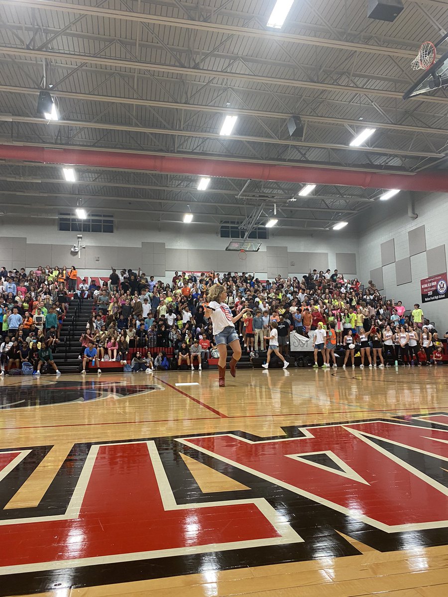 NaFo_Falcons's tweet photo. Our First Nation Ford Pep Rally since 2019 was a hit! It was great to see our students and staff pumped up and cheering 📣 #mafoyouknow #ONENATION https://t.co/ZLdVIwNtBs