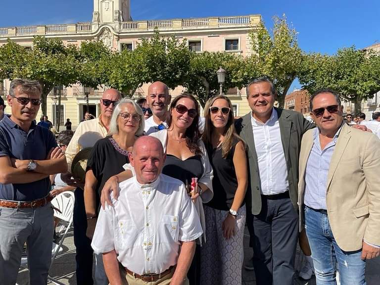 PPalgete's tweet photo. 🔝Hoy el @PPalgete hemos acompañado al presidente @NunezFeijoo y a la presidenta @IdiazAyuso en el inicio del curso político del @ppmadrid celebrado en #AlcaláDeHeneres.
👏🏻 Aprovechamos para trasladar nuestro apoyo a @JudithPiquet presidenta del @ppdealcala y próxima alcaldesa! https://t.co/MsKcXYE12R