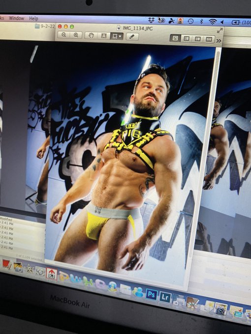 2 pic. Y’all aren’t even READY for these new @FortTroff photos of me from today ? Exclusive sneak peak
