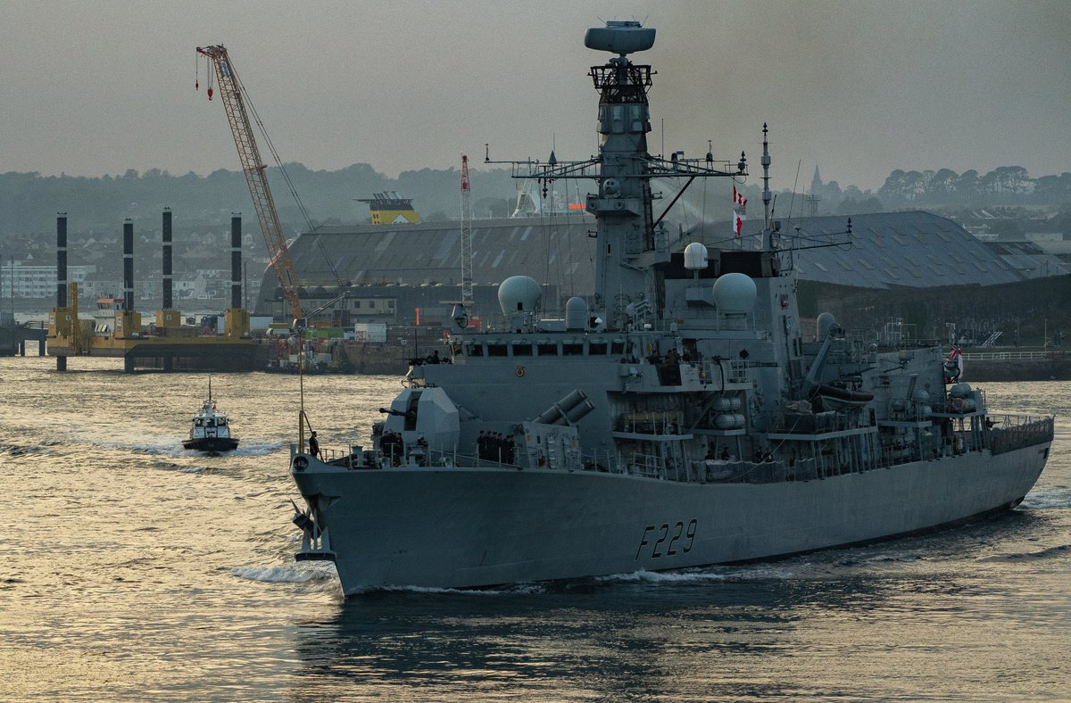 WarshipCam's tweet photo. HMS Lancaster (F229) Duke-class frigate leaving Plymouth, England on a three-year overseas mission - September 2, 2022 #hmslancaster #f229
* photo courtesy of @TomLeachPhotos https://t.co/X6iHziW6gl