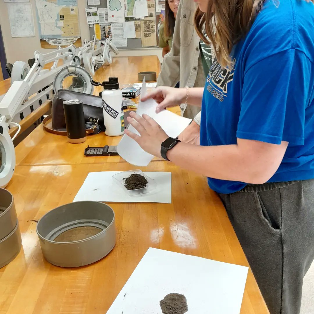clcmnedu's tweet photo. Natural Resources students in Soil Science class were out collecting samples and sorting soil particles to determine texture.
#nature #outdoors #soil #conservation #trees #water #river #teacher #soilscience #naturalresources #liveoutdoors #brainerdmn #staplesmn #CLC https://t.co/EdbtfNAv4E