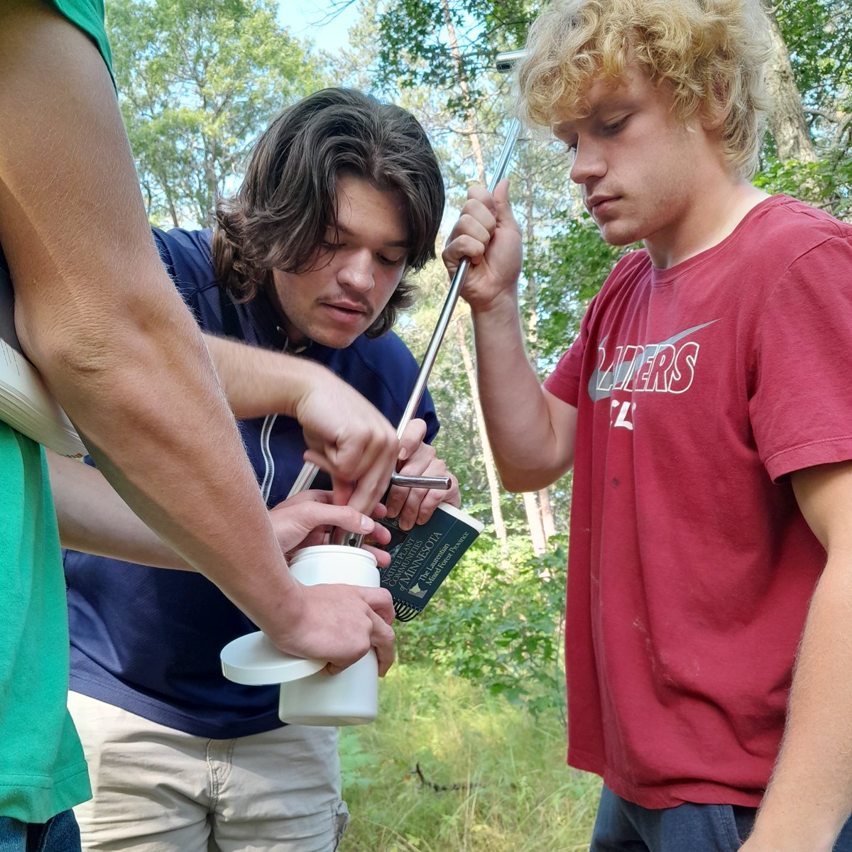 clcmnedu's tweet photo. Natural Resources students in Soil Science class were out collecting samples and sorting soil particles to determine texture.
#nature #outdoors #soil #conservation #trees #water #river #teacher #soilscience #naturalresources #liveoutdoors #brainerdmn #staplesmn #CLC https://t.co/EdbtfNAv4E