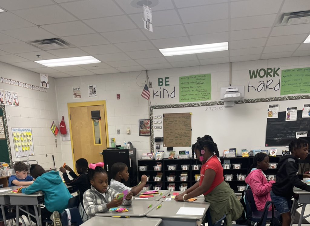 SmithJama's tweet photo. Ss are excited to count their money earned for great behavior and participation this week for our class auction. Math, fun, and real life skills for the win! #MightyMustangs @DCS_Overpark https://t.co/4Dsdh9V8lQ
