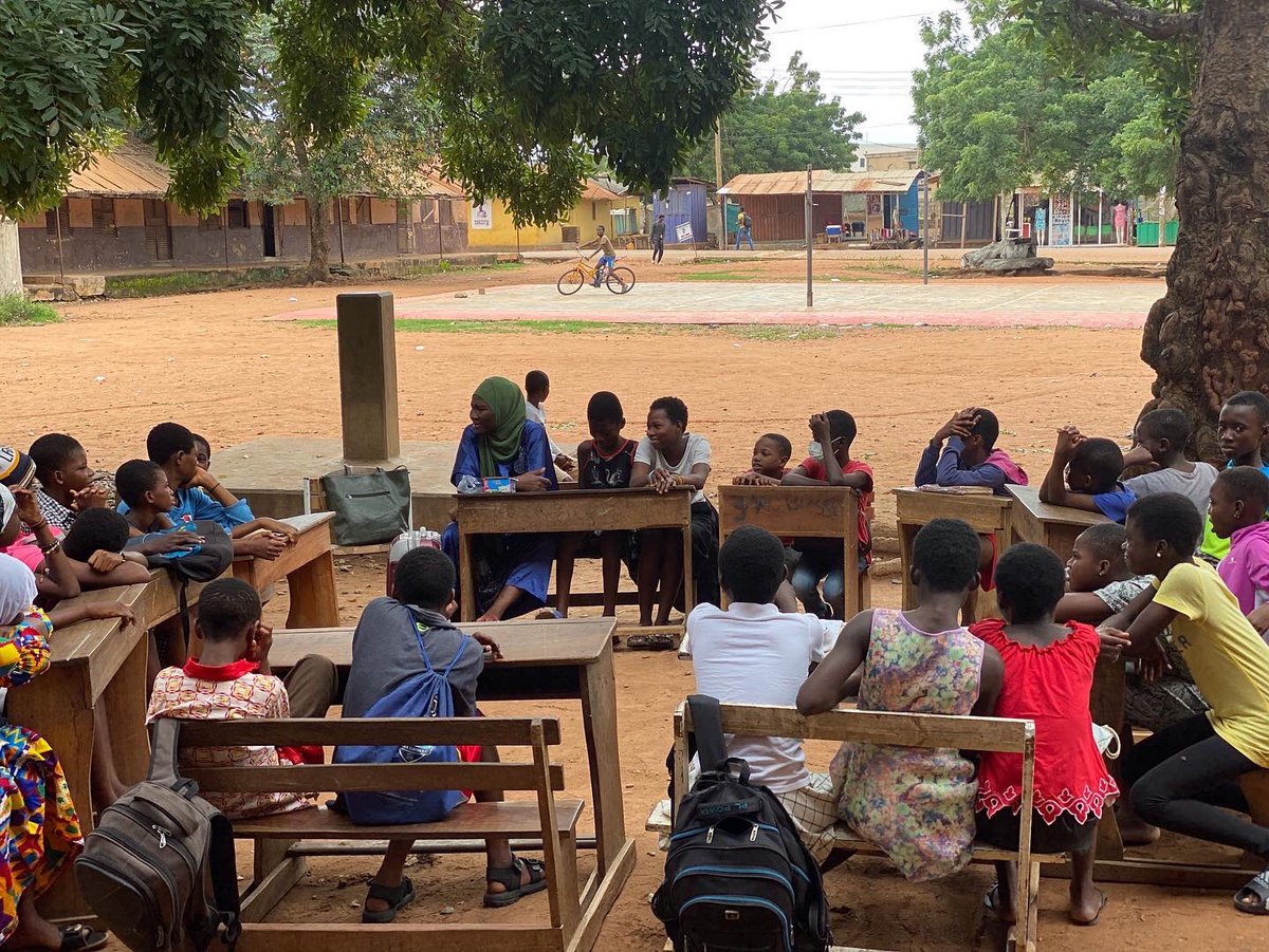 AbdullahWumpini's tweet photo. This week session has ended successfully. And we climaxed the week with a great smiles. It’s not too late to volunteer 🎉🎉🎉🥳🥳
#readcamp22
#impact
#sdg4
#sdg3
@moanfoundation1 https://t.co/GXZSvH4vIs