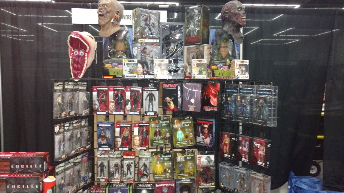 badhabitlighter's tweet photo. Our booth at Walker Stalker Oregon back in 2017 when the show was still๐ฅ๐งโโ๏ธ๐งโโ๏ธ๐งโโ๏ธ #walkerstalker https://t.co/SRJPfedp8w