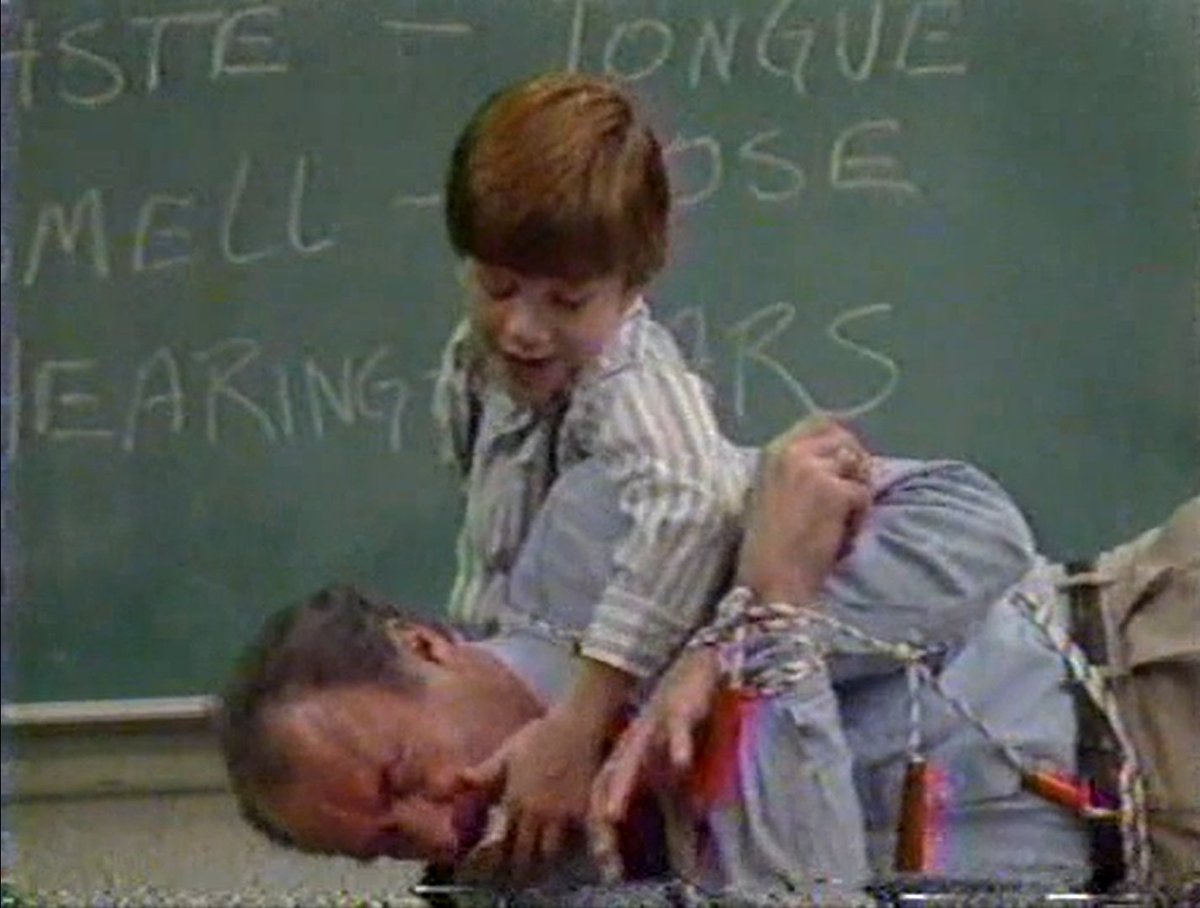 televisionaryZW's tweet photo. 9110. #DrexellsClass "Misery Loves Drexell" - Now this feels more like a FOX show. The sexism has ramped to Married w/Children levels all of a sudden &amp; there's no like, squishy happy ending. That this has the kid from problem child in it is not a coincidence. (C+) https://t.co/nSporAEIyZ