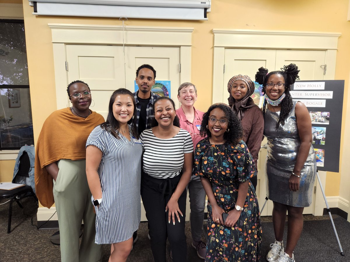 YTPSeattle's tweet photo. Last night YTP was able to host its in-person Champion Circle event celebrating YTP scholars and the generosity of donors and 10+ year tutors! It was so fantastic to come together in community again in preparation for this new school year. #ytpseattle #donors #volunteers https://t.co/xgB27mR5YI