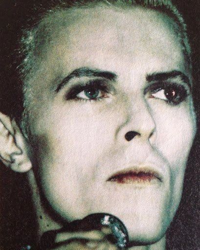 davidbowierec's tweet photo. the power in a photo the thin white duke..

#davidbowie #thinwhiteduke #starman #music #aladdinsane #bowie #glamrock #majortom #halloweenjack #themanwhosoldtheworld #ripdavidrobertjones #1970s #spaceboy #davidrobertjones #artist #rock #glam #artrock #bowieforever #song4thede… https://t.co/YYUSlQPH19
