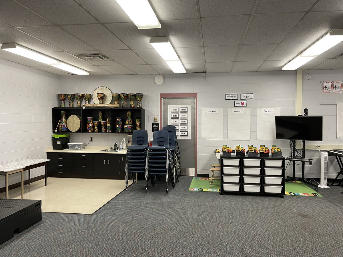 MrsHickey3's tweet photo. @MrsHickey3 @SettlersGreenPS Our new Creative Zone is ready for students!!  I can’t wait to see music, drama and dance come to life every day!! So excited to begin this new teaching role!! https://t.co/iiDTfhSh4O