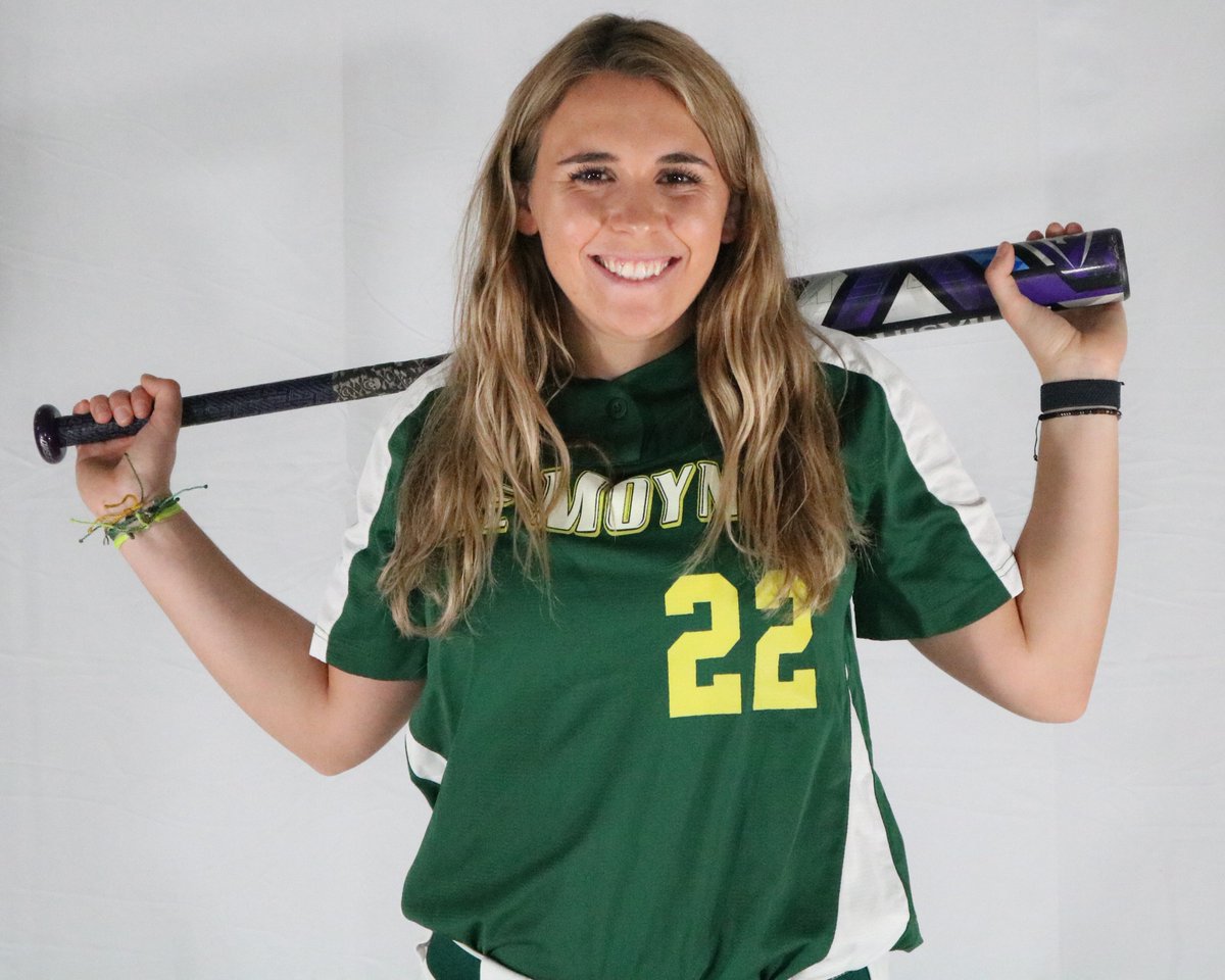 Happy #CollegeColorsDay! 

Are you celebrating by wearing your #LeMoyne colors today?

#PhinsUp