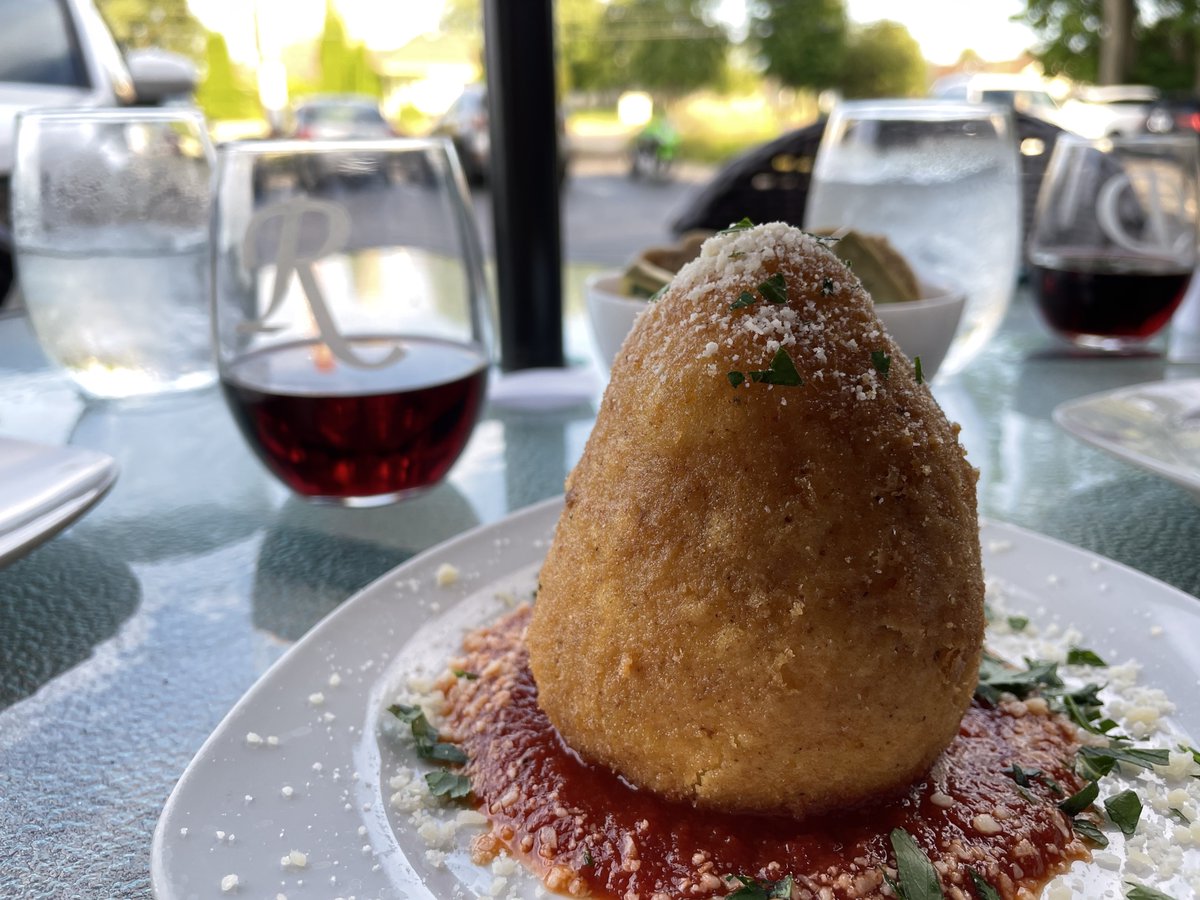TheRockfordBuzz's tweet photo. Tucked away at the intersection of Bell School and Rote Road is Cucina di Rosa, a charming taste of Italy right in our hometown.
https://t.co/MhdZHWOTJm
#RockfordIL #supportlocal #localbusiness #positivenews #815over60 #eatlocal #italianfood #815eats #rockfoodian #foodreview https://t.co/NwpdcoBK8t