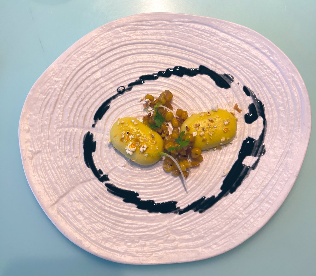 n0cruisecontrol's tweet photo. A small selection of our dishes tonight. Iβll be putting together a Vlog of our visit and will post the link when itβs edited π Here you have, Corn, Salmon, Lamb and Strawberry. We also had Asparagus and Beetroot. #thetestkitchen #valiantlady #virginvoyages @VirginVoyages https://t.co/cFgW1YBDZX