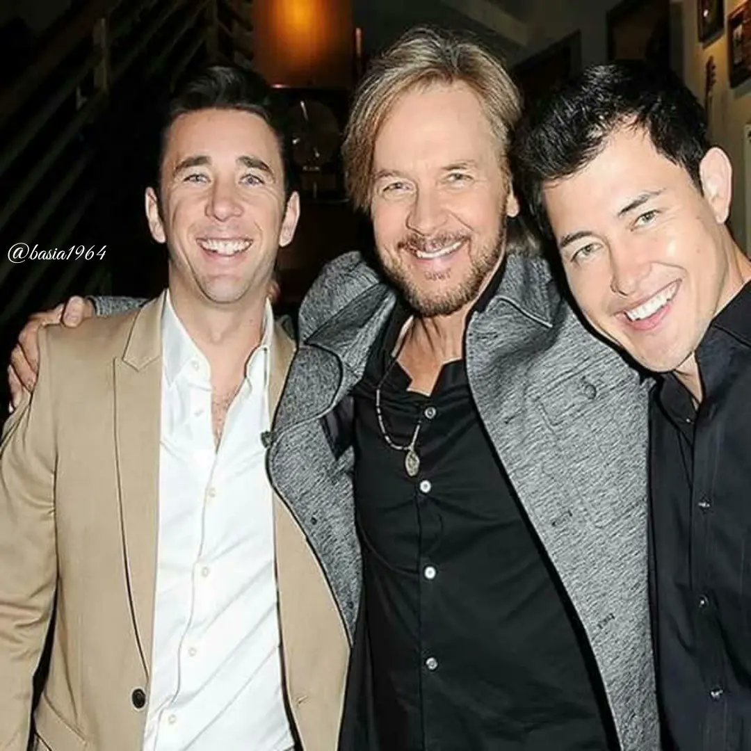 basia_barb's tweet photo. A lovely photo of 3 very talented & handsome gentlemen❤️❤️❤️
Such Wonderful Smiles🙂
A great way to start the weekend! Hope everyone has a good one 🥰
#Days #TalentedActors #AJoyToWatch
@billymflynn @officialnichols @ChristopherSean https://t.co/CjmBXVMCTq