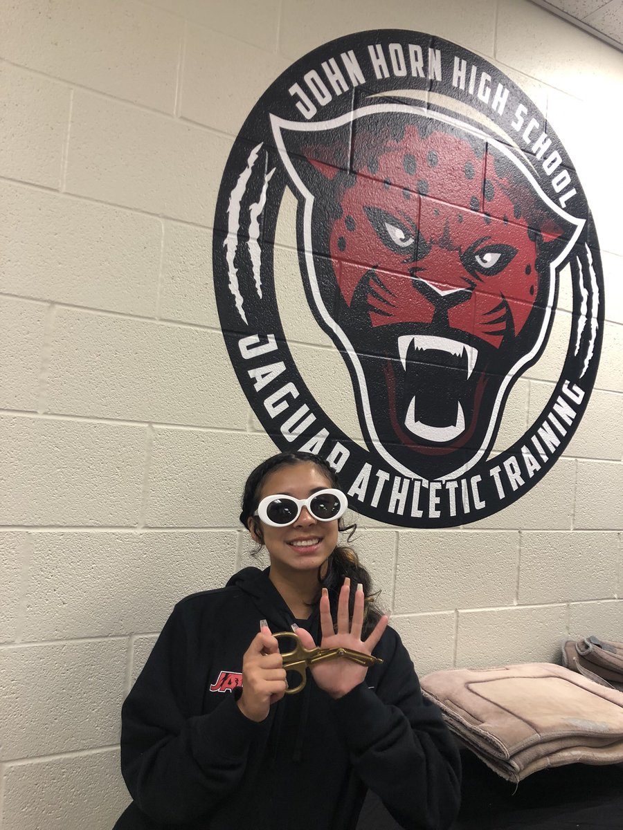 HornJATS's tweet photo. Another Friday here with the #JATS &amp; August has also come to an end so we got to hand out both the #GoldenScissors ✂️ &amp; #JAT of the month!!! Congratulations to @_laurenn17 aka 2.0 &amp; senior captain @Isaac_W18! 
#BCH #JFL #THEHorn #THEStandard https://t.co/zQCJTZgsDm