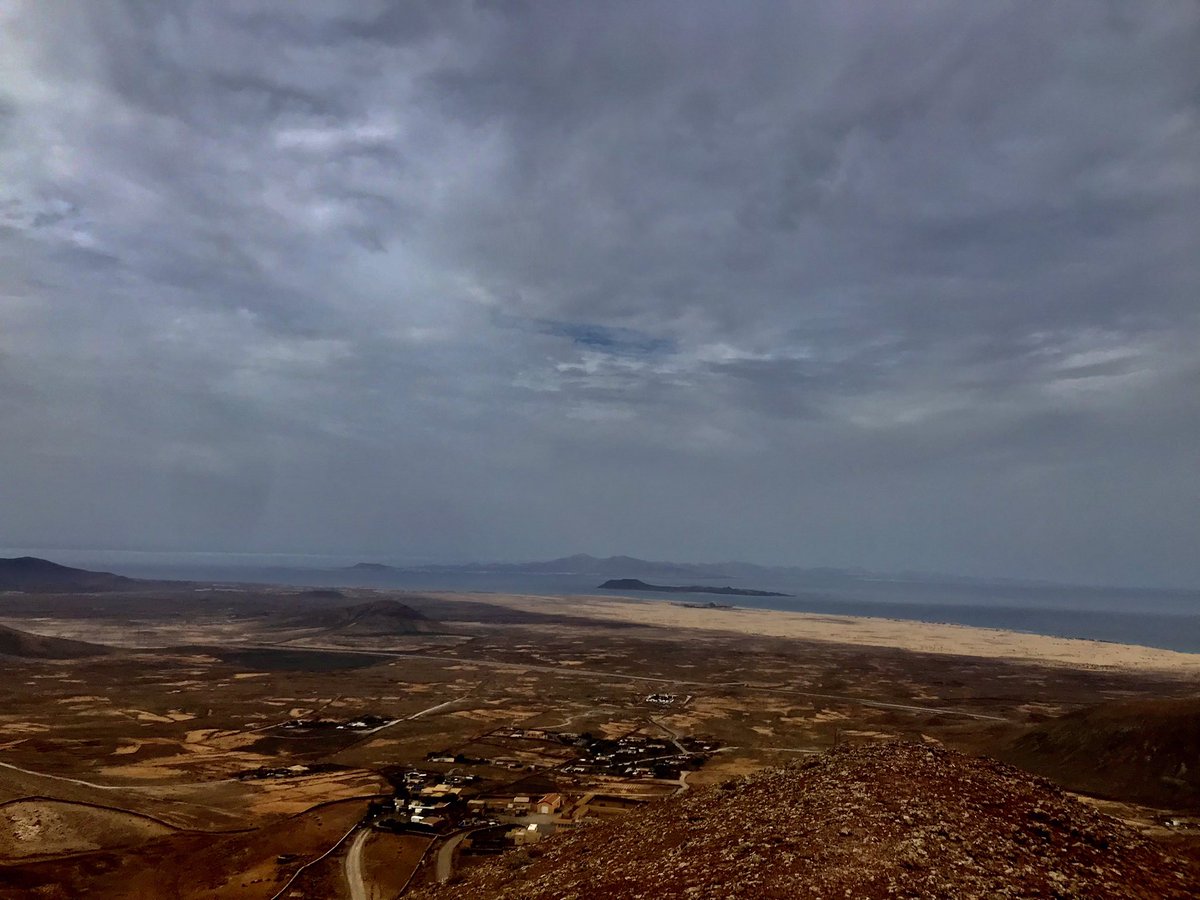 Las dunas de Corralejo, Isla de Lobos y Lanzarote al fondo #Fuerteventura