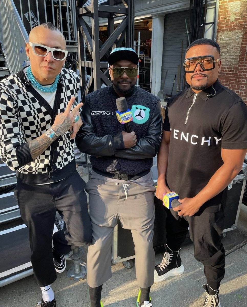 WeBEPFamily's tweet photo. 1 billion views for Ritmo.
1 million views on IG.
@goodmorningamerica live show in Central Park.

And this just happened today. 🤯

Never gonna be tired of saying how eternal BEP is! 

That’s all I wanted to say rn. 💜 https://t.co/XpwLOcmZYa