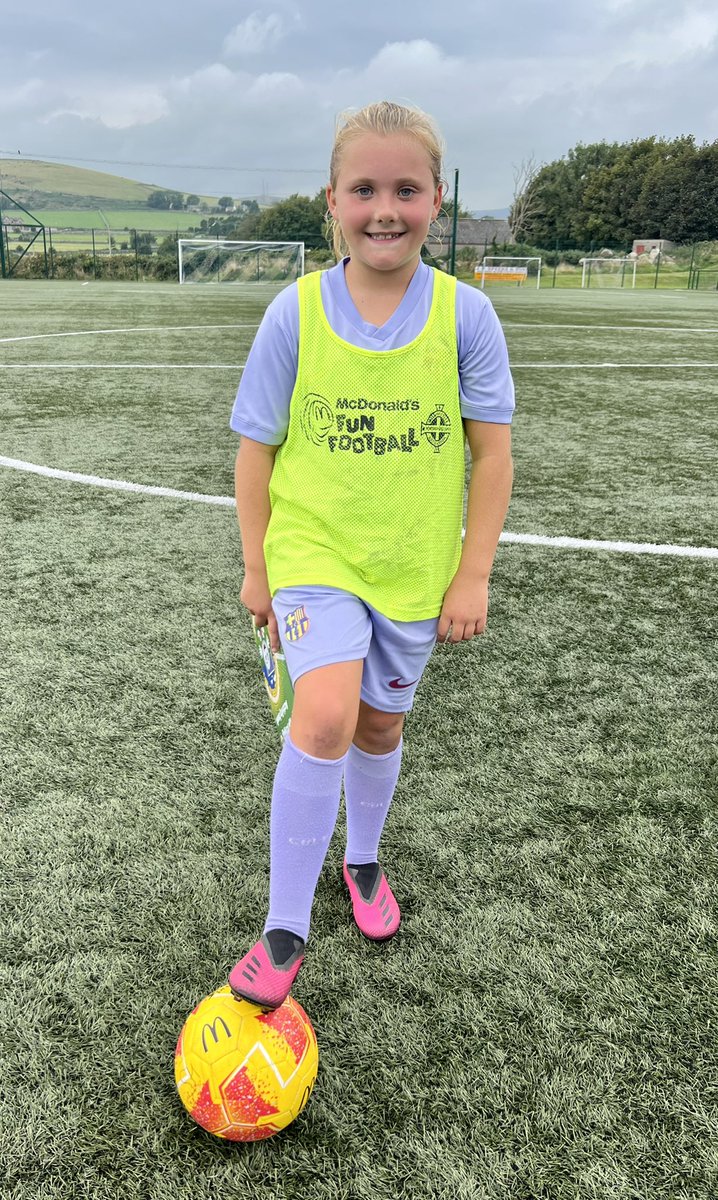 Great start to our first week of four of  <a href="/FunFootballUK/">McDonald’s Fun Football</a> at the scenic venue in #kilkeel of <a href="/VRFCNews/">Valley Rangers fc</a> 
Everybody had a ball!
See you all next week! #ballers <a href="/IrishFA/">Irish FA</a> <a href="/IFAFootballDev/">Irish FA Foundation</a>